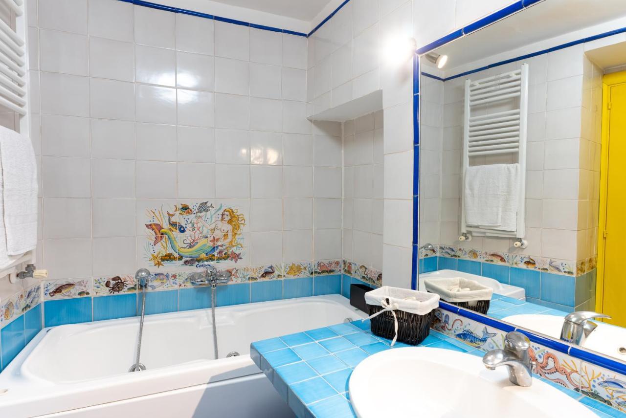 Dimora Del Fico - Appartamento Elegante E Spazioso Napels Buitenkant foto